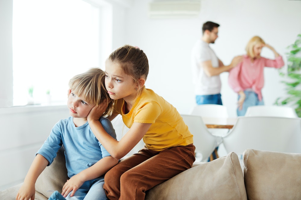 La violation d'une décision du Juge aux Affaires Familiales : Quels sont les recours juridiques?