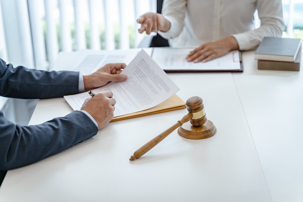 Comprendre les visites et saisies domiciliaires : Un guide juridique