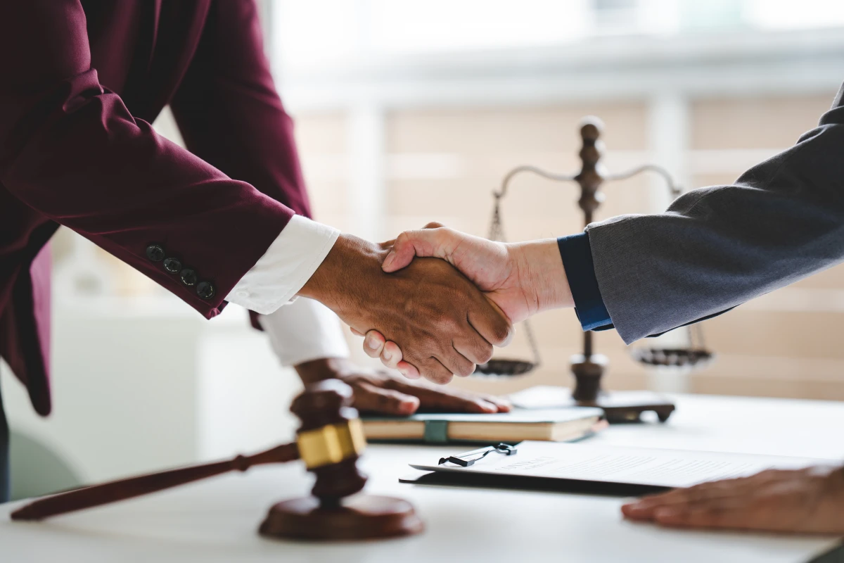 Se présenter aux Prud'hommes : conseils d'un avocat pour une défense efficace