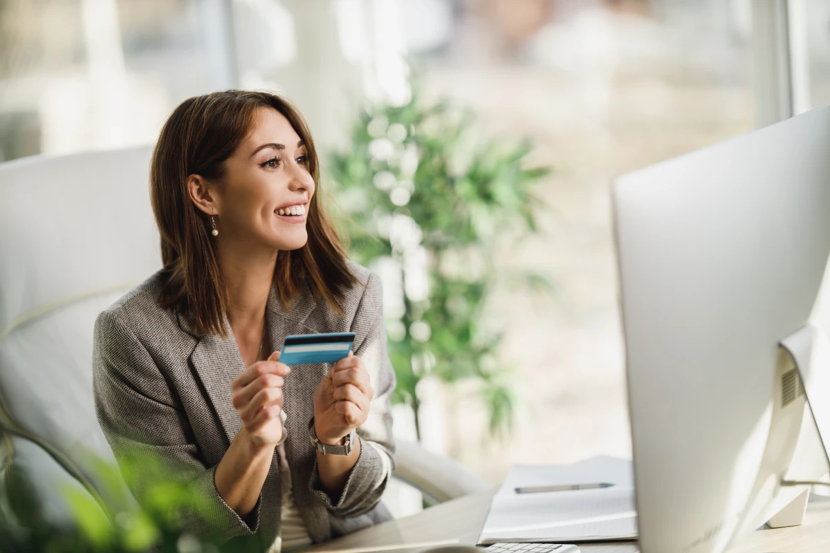 La responsabilité juridique des plateformes e-commerce face aux fraudes : enjeux et évolutions